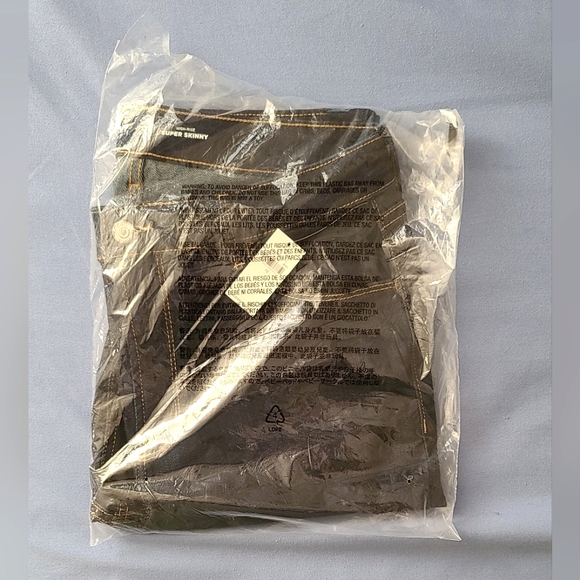 Old Navy High-rise Super Skinny Dark Wash Jeans - Picture 2 of 2